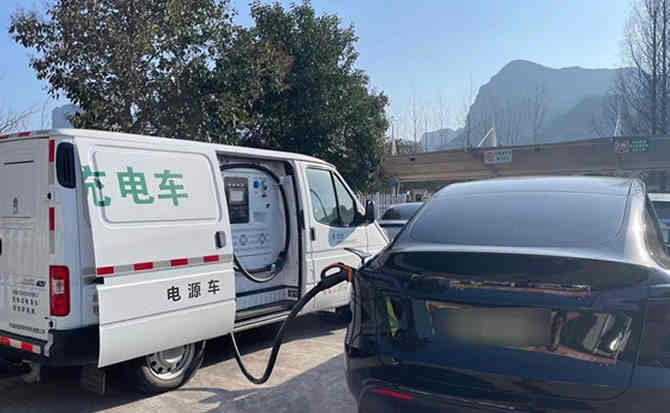 桑植汽车搭电